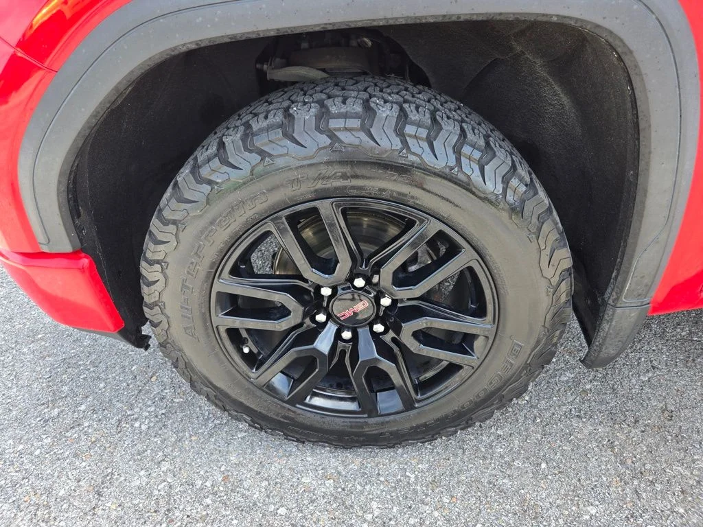 Used 2021 Red GMC Elevation image 12