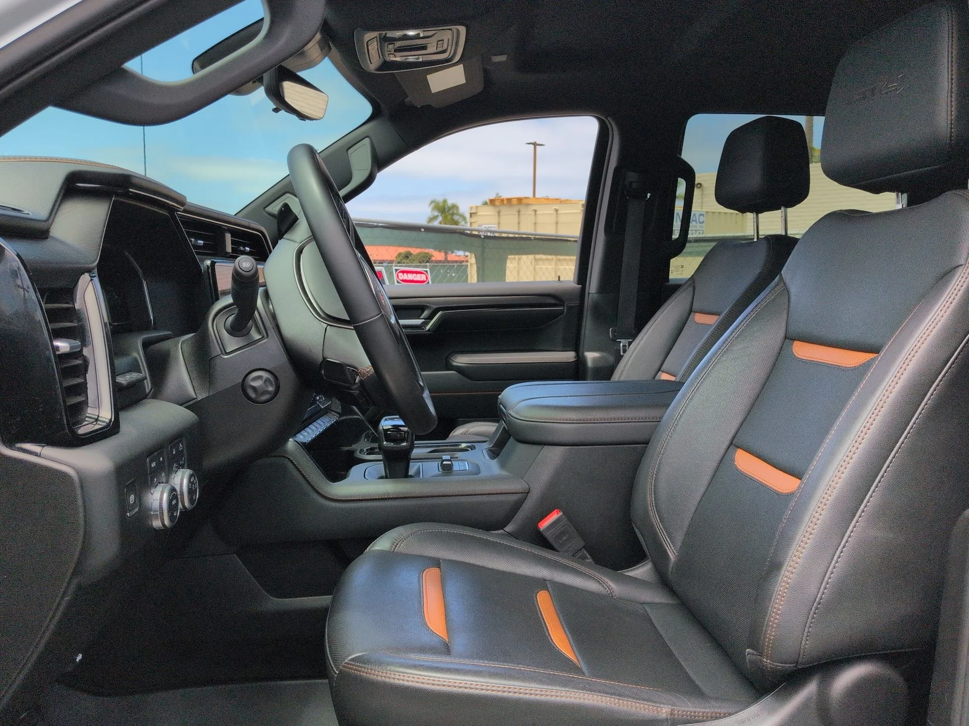 Used 2024 White GMC AT4 image 20