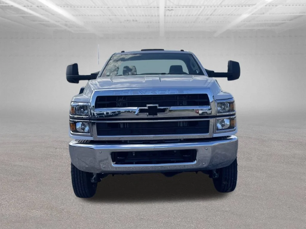 Used 2024 Summit White Chevrolet 11