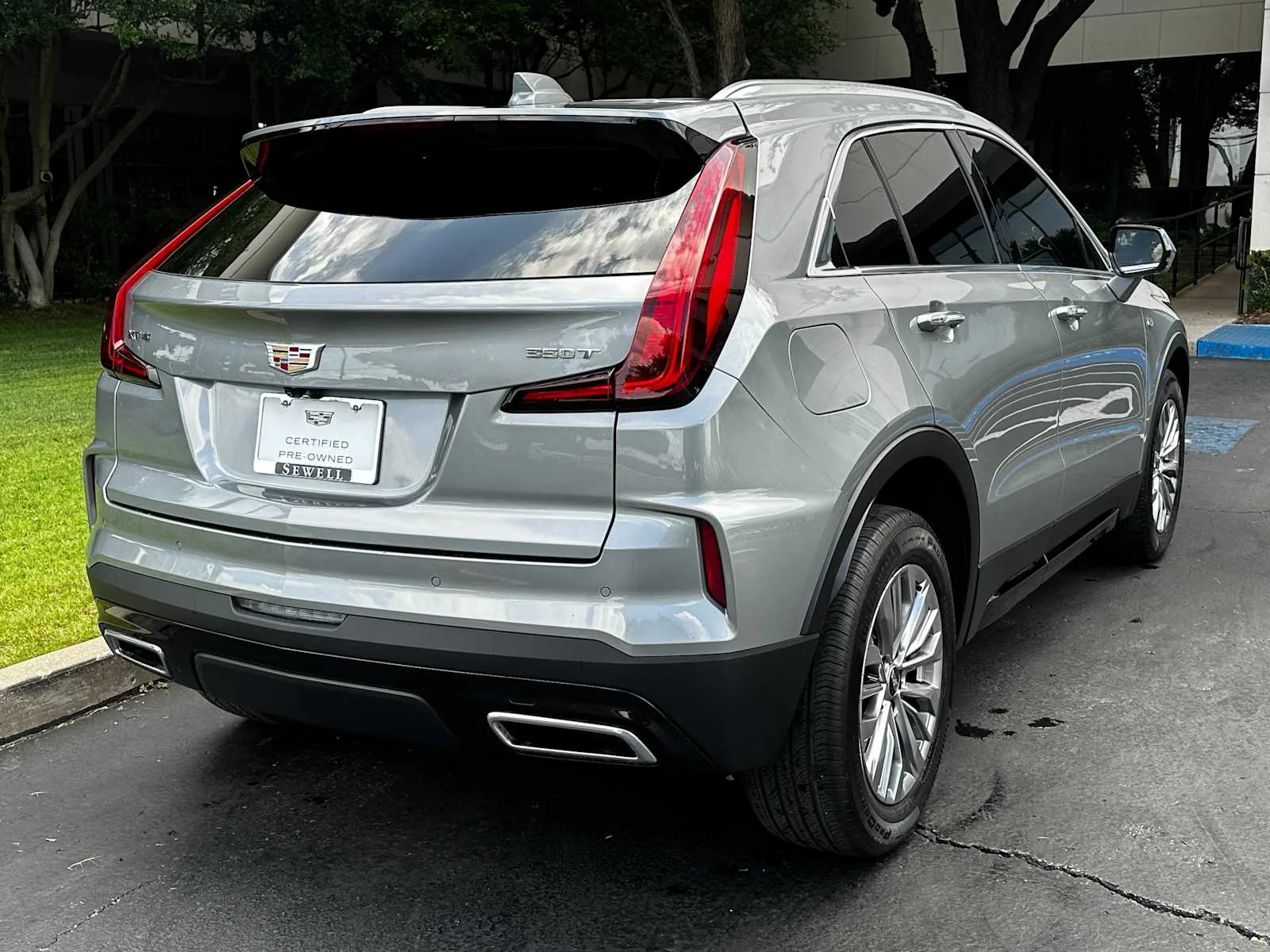 Used 2024 Argent Silver Metallic Cadillac Premium Luxury image 4