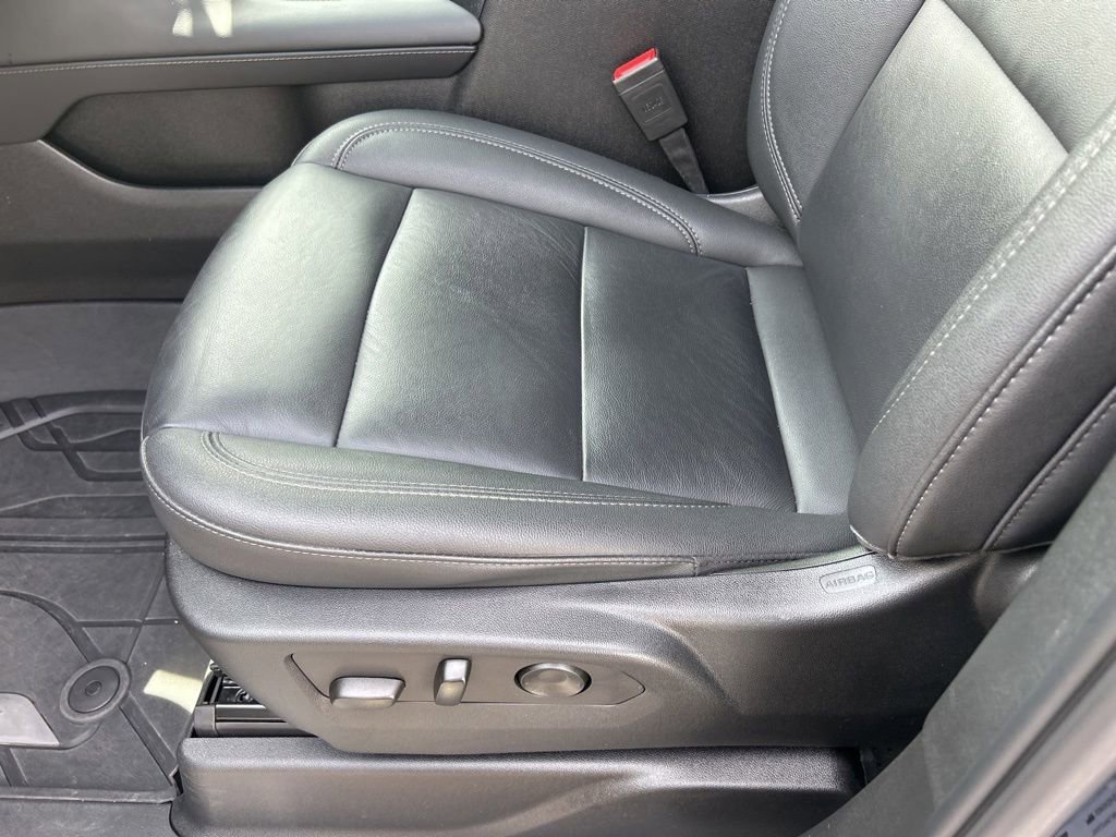 Used 2024 Black Chevrolet Z71 image 22
