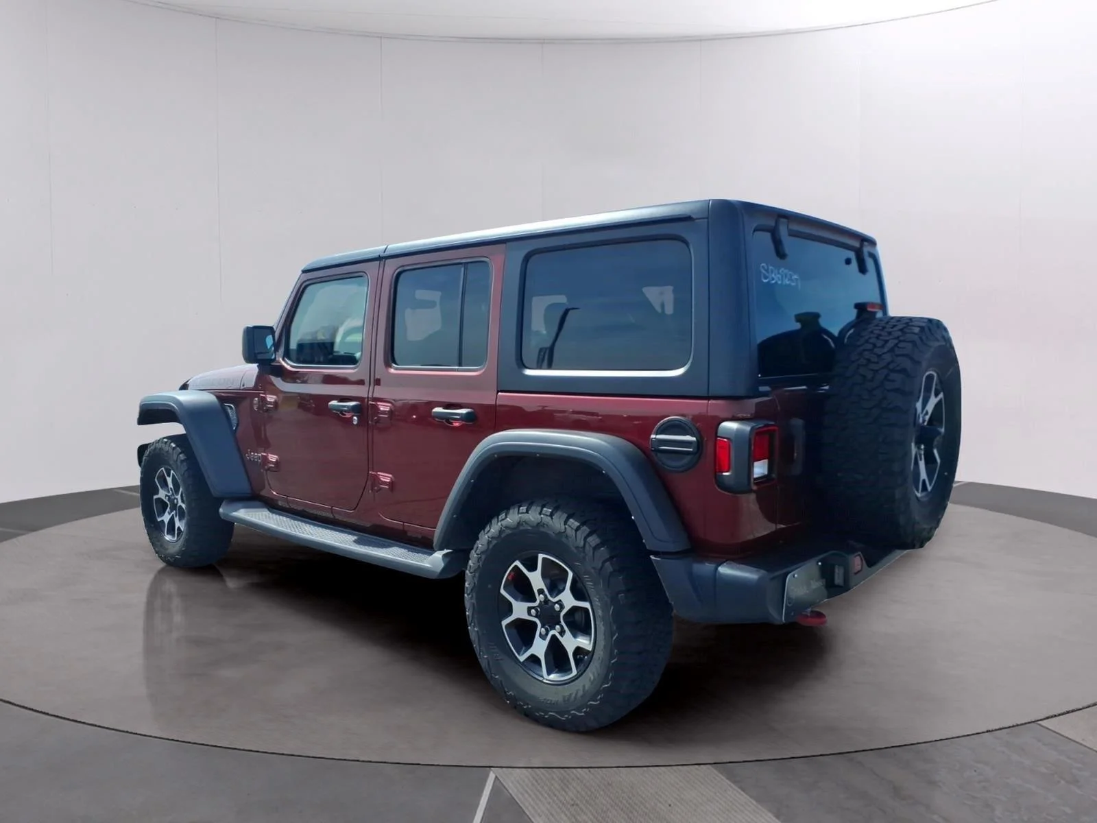 Used 2021 Snazzberry Pearlcoat Jeep Unlimited Rubicon image 5
