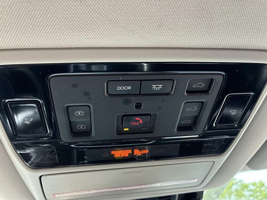 Used 2024  Toyota Limited image 38