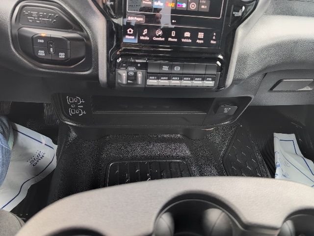 2025 RAM Ram 3500 Chassis Cab Tradesman - Photo 17