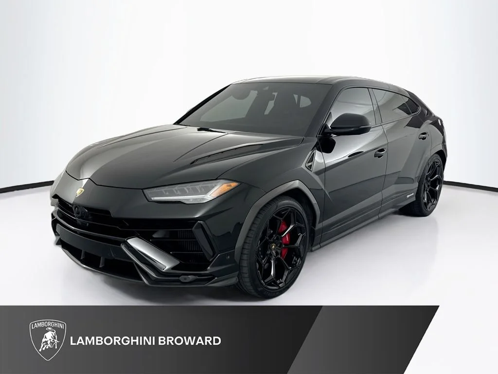 Used 2024  Lamborghini Performante image 1