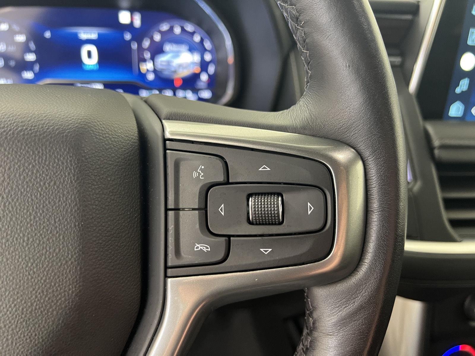 Used 2022 Summit White Chevrolet Z71 image 12