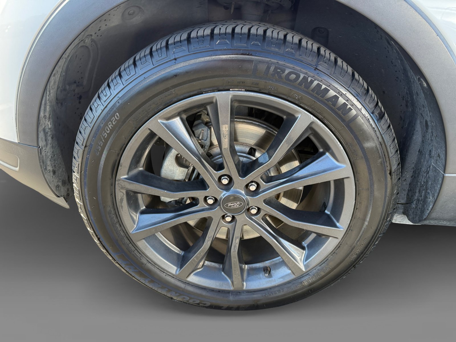 Used 2019 White Platinum Clearcoat Metallic Ford XLT image 9