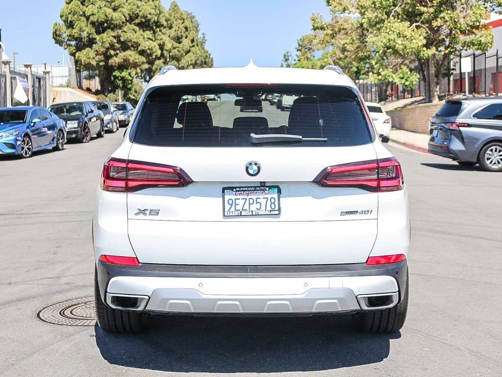 Used 2023 White BMW sDrive40i image 5