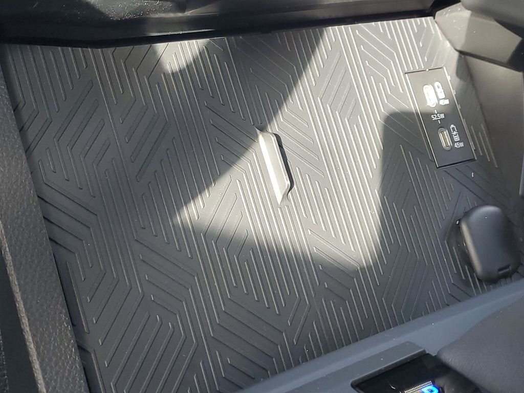 2025 Toyota Tacoma SR5 - Photo 27