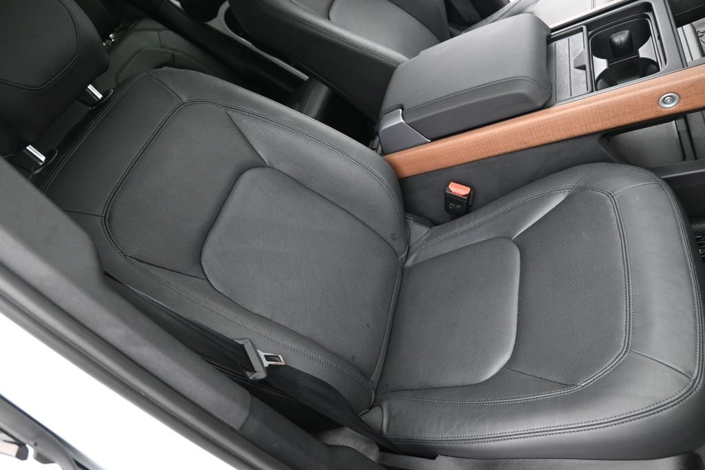 Used 2024 Fuji White Land Rover S image 18