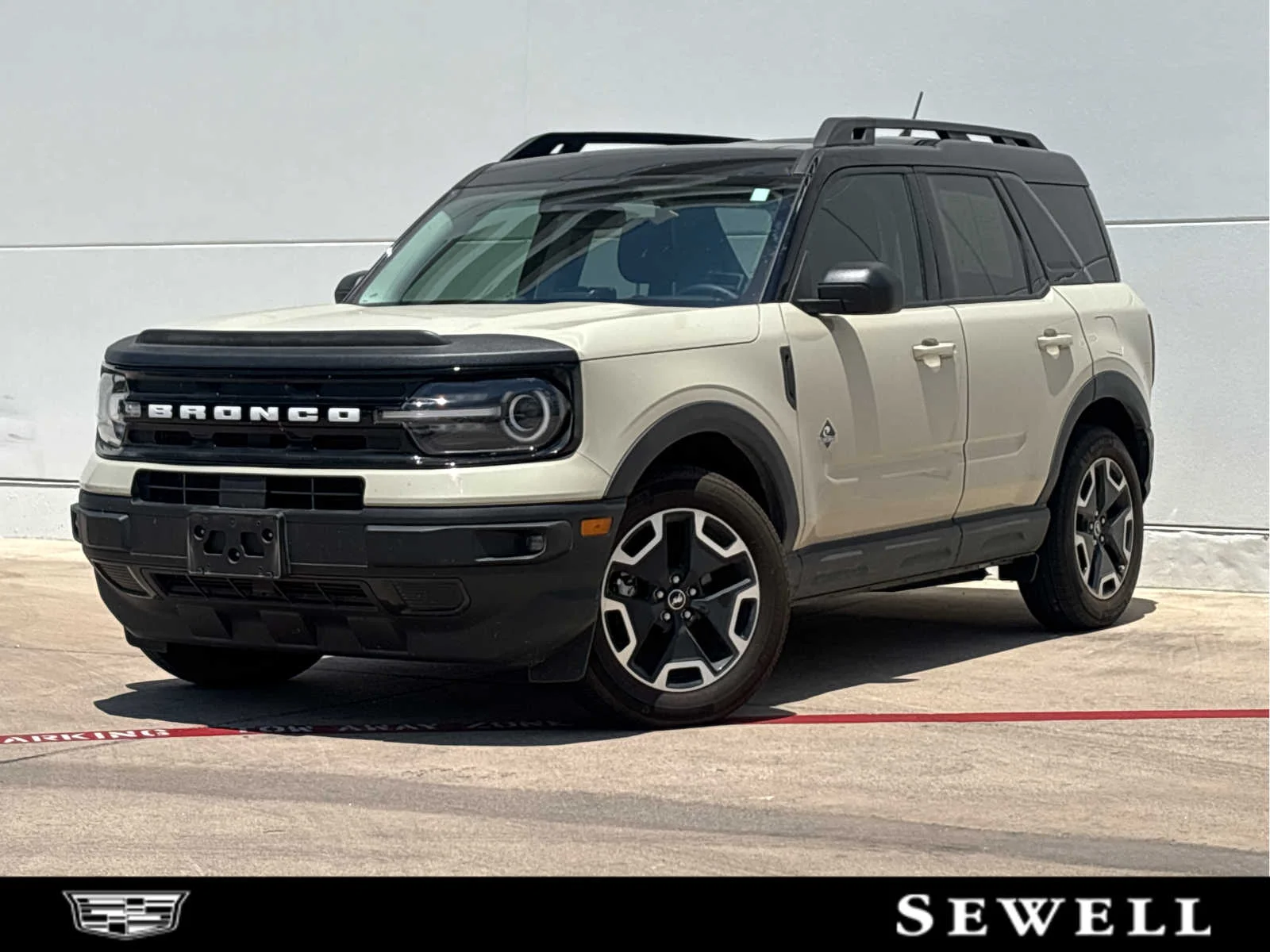 Used 2024  Ford Outer Banks image 1