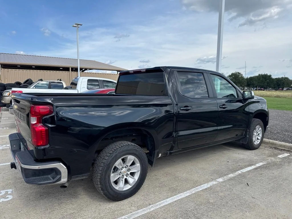 Used 2025 Black Chevrolet LT image 5