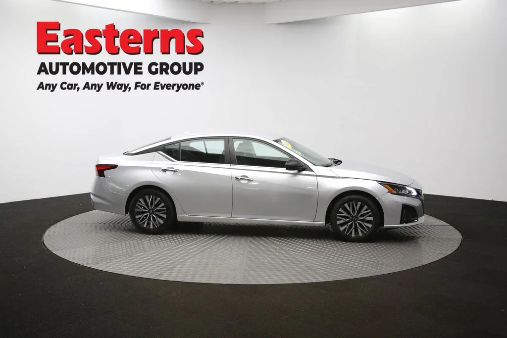 Used 2023 Silver Nissan 2.5 SR image 46
