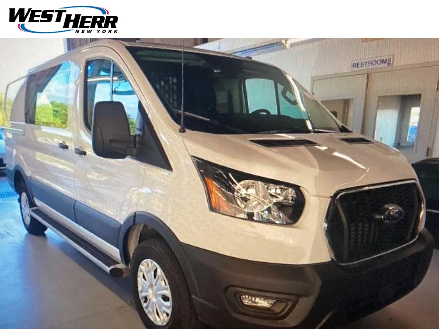 Used 2025 Oxford White Ford 250 image 1