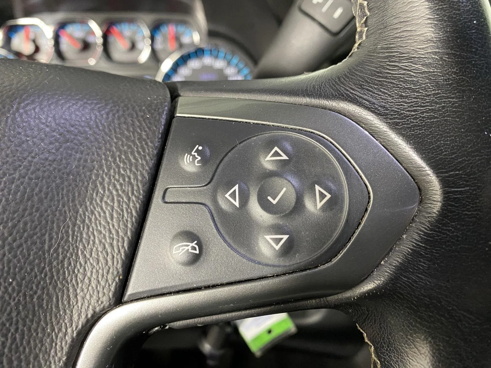 Used 2020 Silver Ice Metallic Chevrolet LT image 18