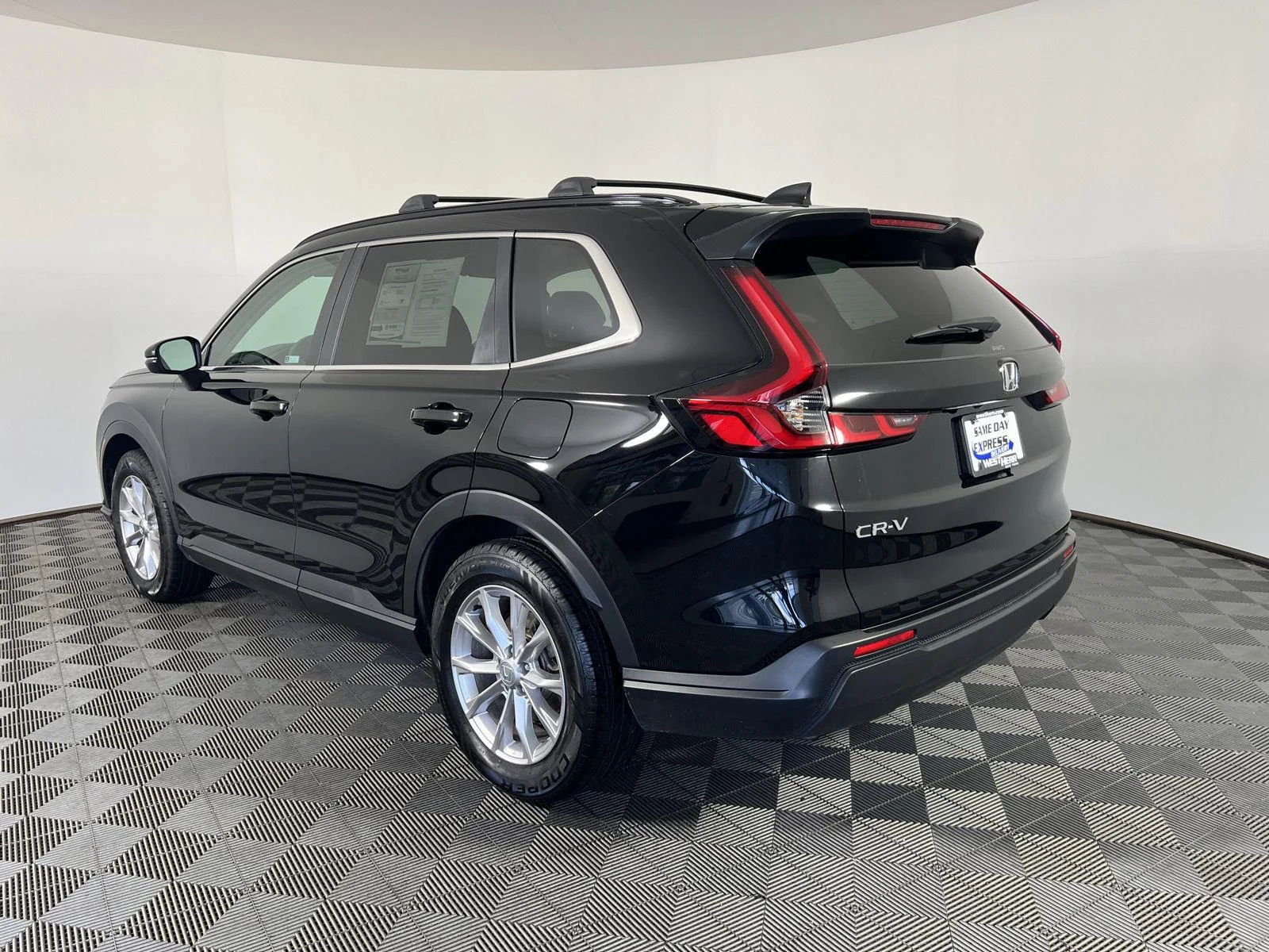 Used 2024 Crystal Black Pearl Honda EX image 5