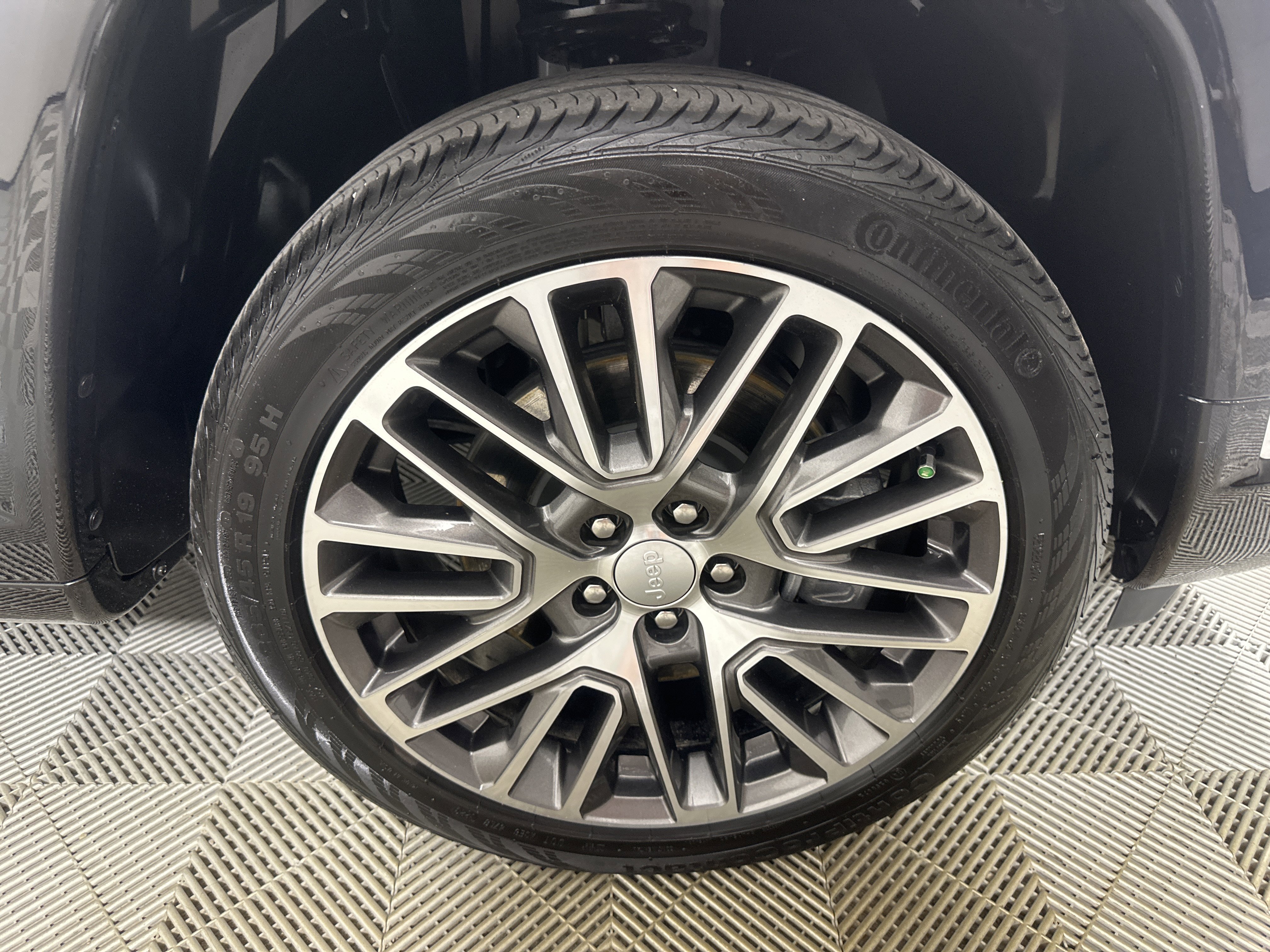 Certified Used 2024 Bright White Clearcoat Jeep Limited image 27