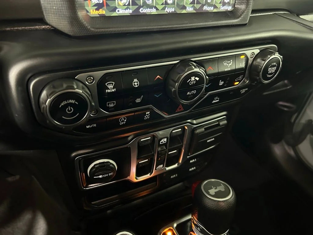 Used 2023 Gray Jeep  image 9