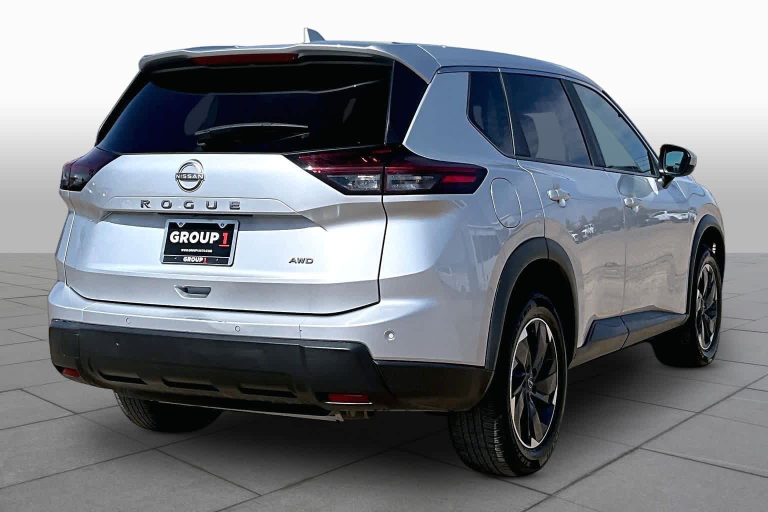 Used 2025 Brilliant Silver Metallic Nissan SV image 13