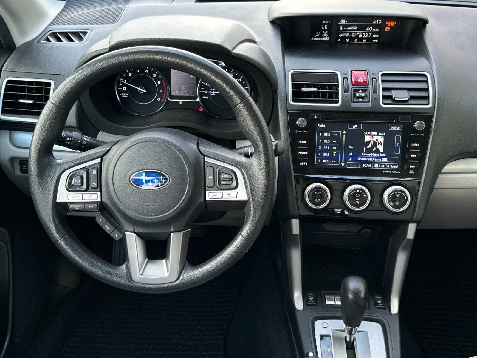 Used 2018 Dark Gray Metallic Subaru 2.5i Premium image 13