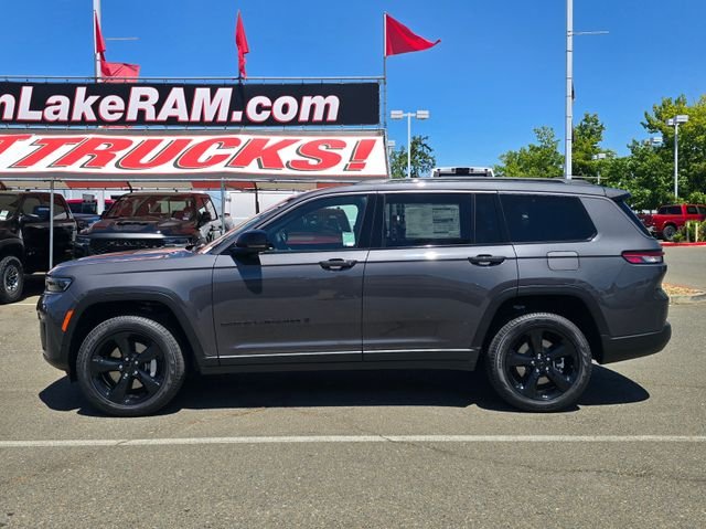 New 2026 Baltic Gray Metallic Clear-Coat Exterior Paint Jeep Limited image 8