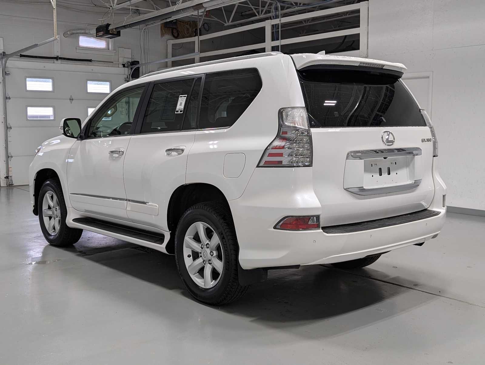 Used 2018 Starfire Pearl Lexus  image 10