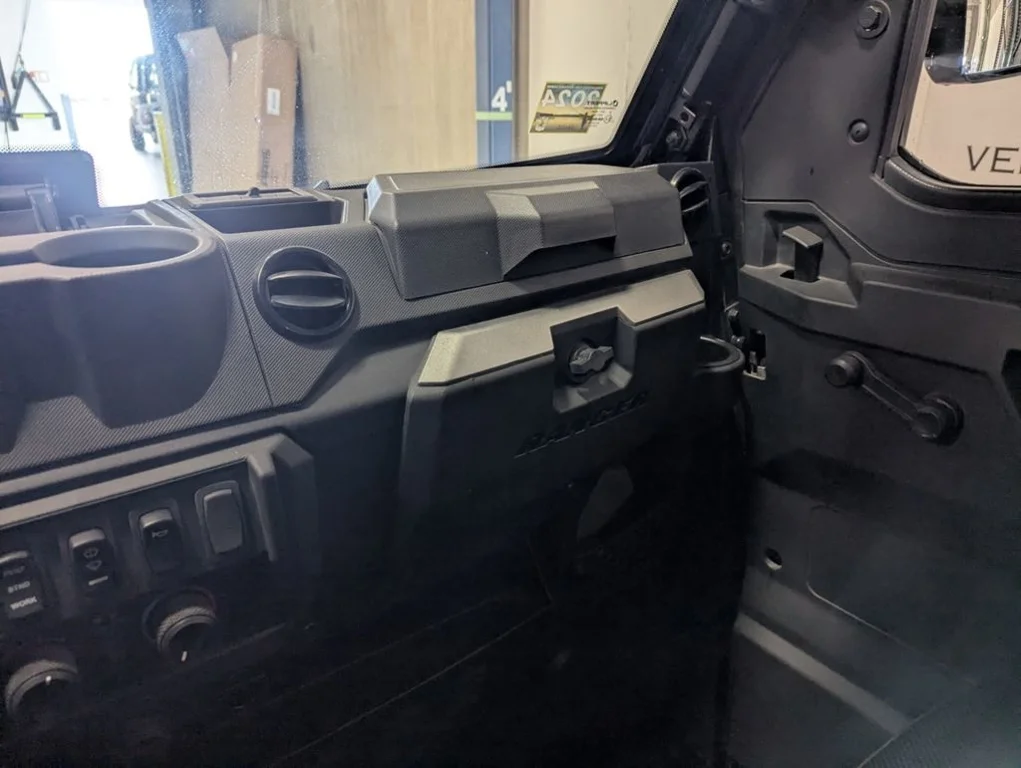 Used 2025 RED Polaris Premium image 9