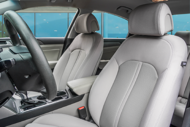 Used 2015 Silver Hyundai SE image 20