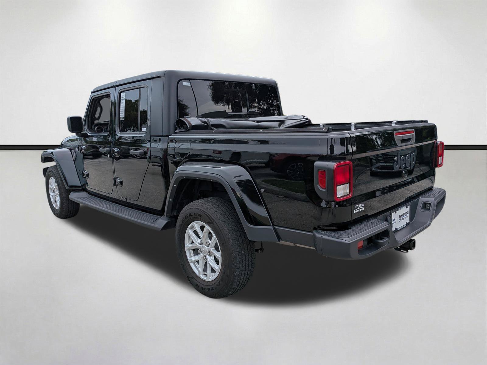 Used 2023 Black Clearcoat Jeep Sport S image 6
