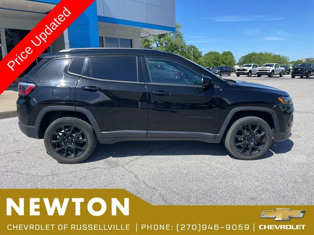 Used 2022 Diamond Black Jeep Latitude image 41