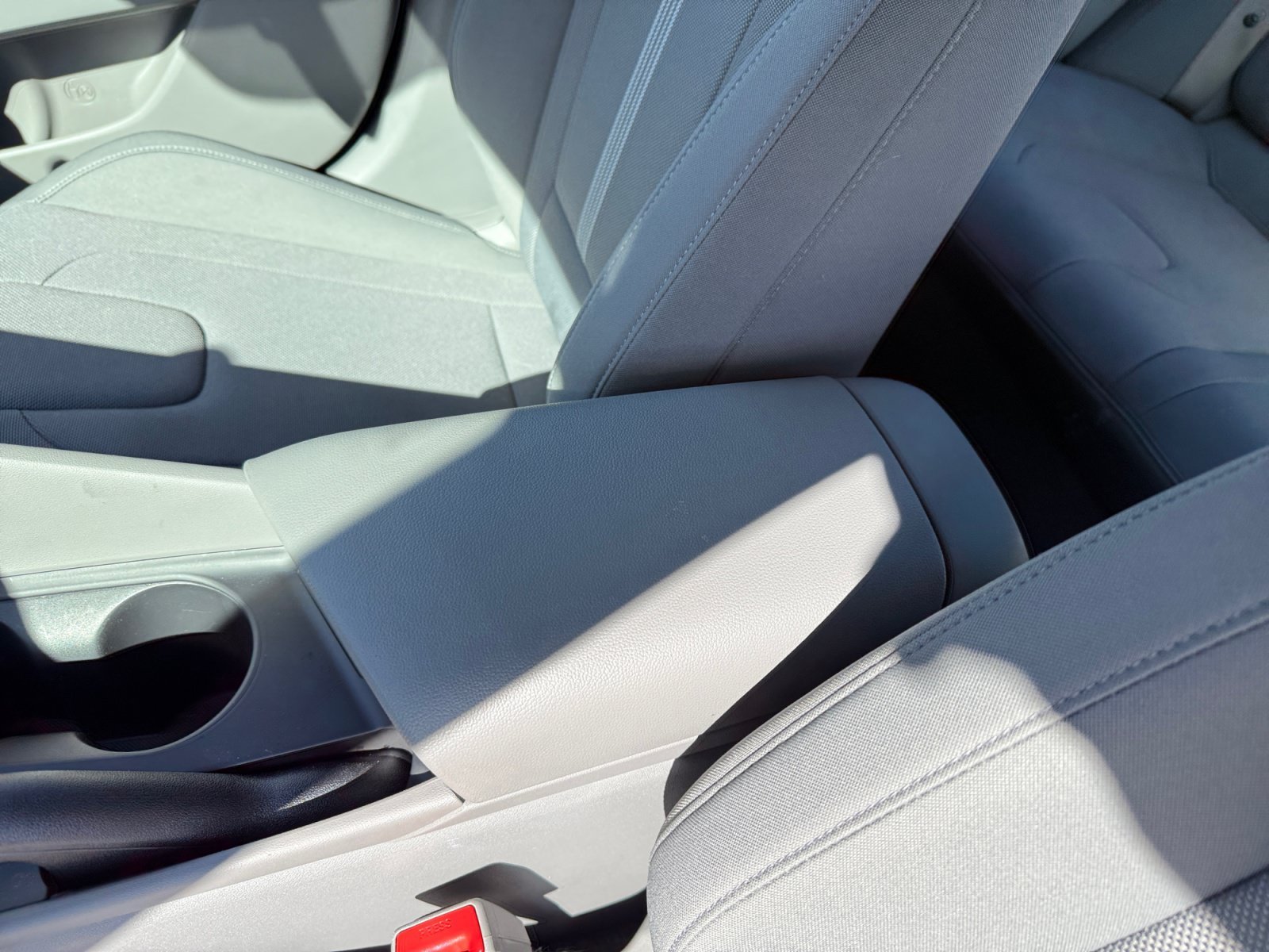 Certified Used 2025 White Hyundai SE image 14