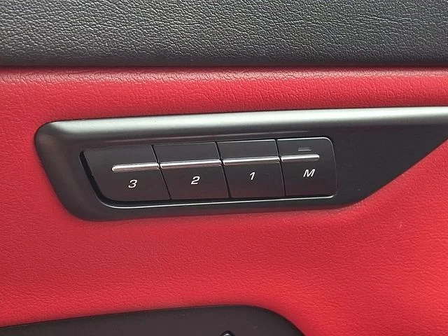 Used 2019  Jaguar R-Dynamic image 25