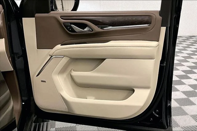 2023 GMC Yukon Denali - Photo 22