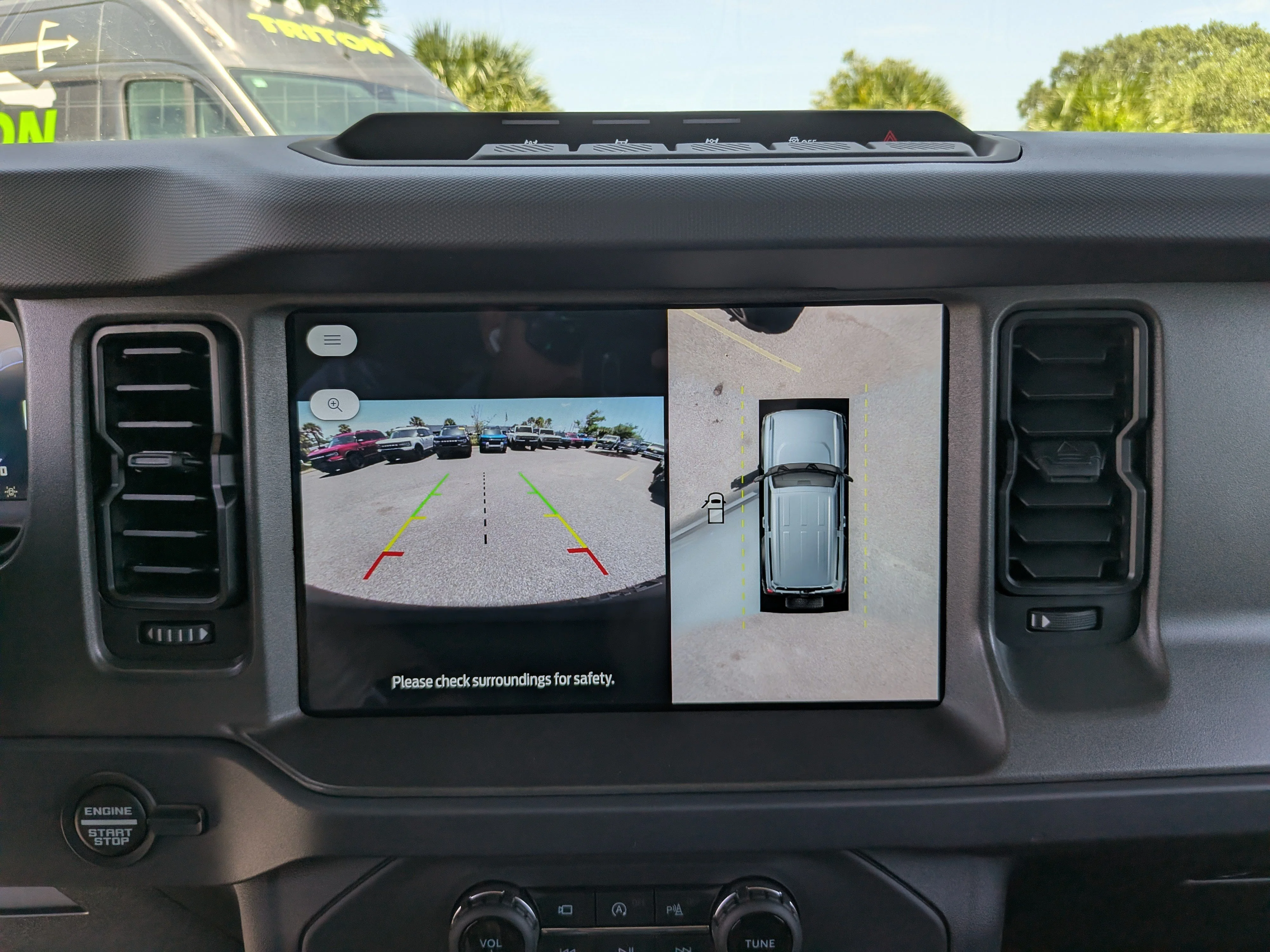 New 2026 Avalanche Gray Ford Badlands® image 22