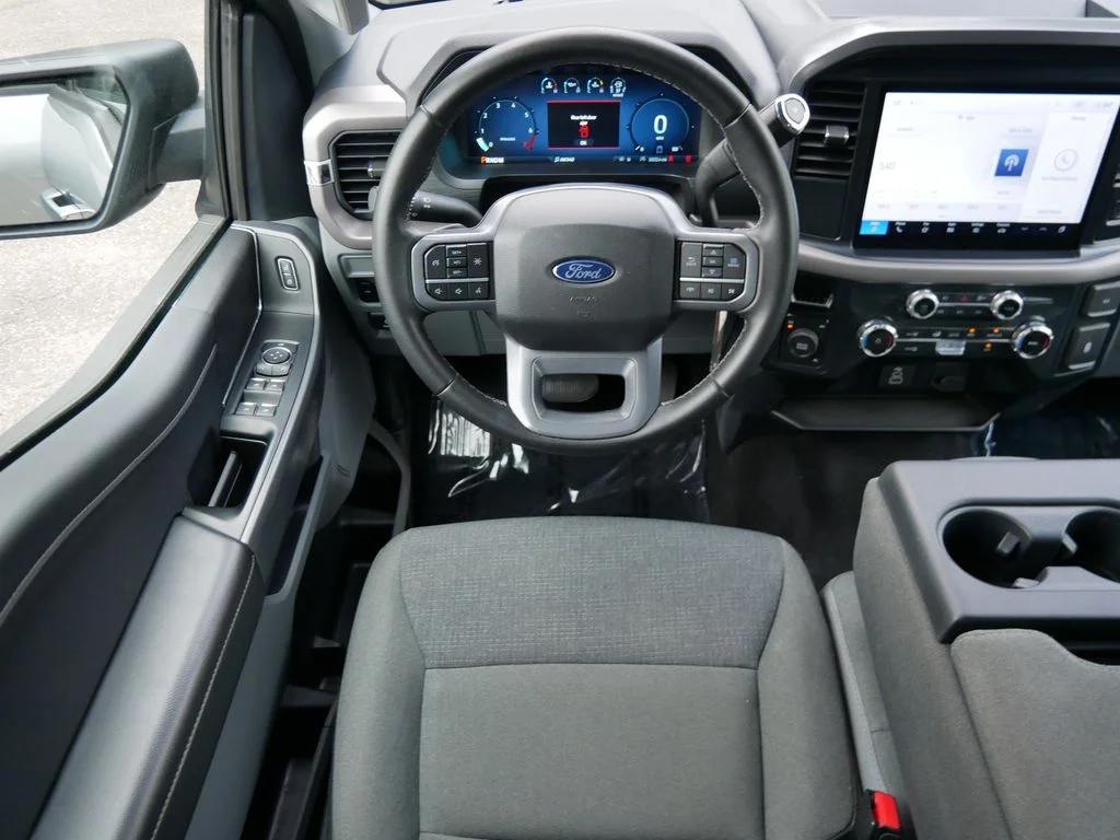 Used 2025 Silver Ford XLT image 12