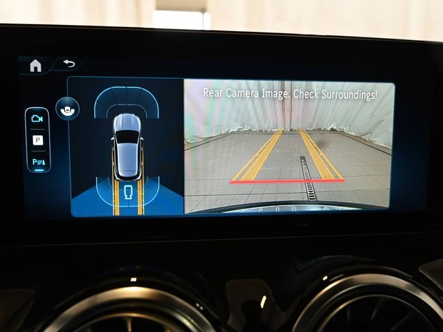 Used 2025  Mercedes-Benz GLA 250 image 6