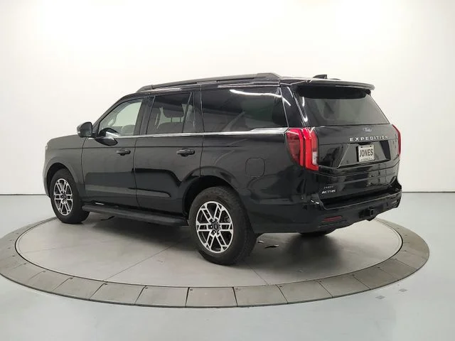 Used 2025 Black Ford Active image 6