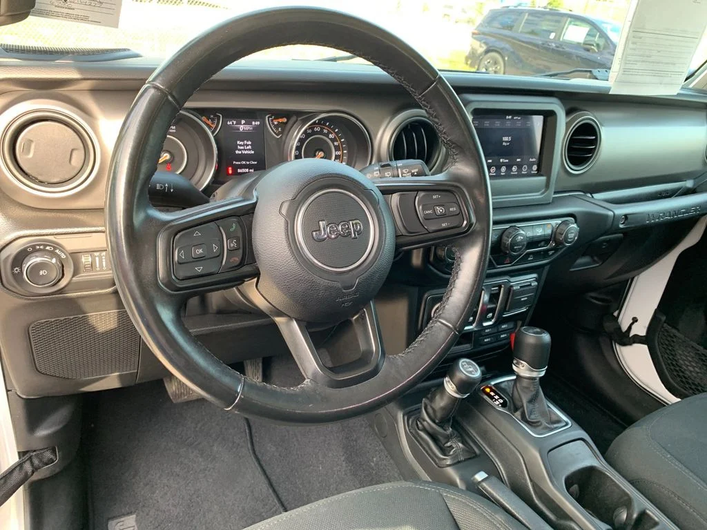 Used 2022 White Jeep Sport S image 17