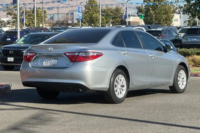 Used 2016 Silver Toyota LE image 4