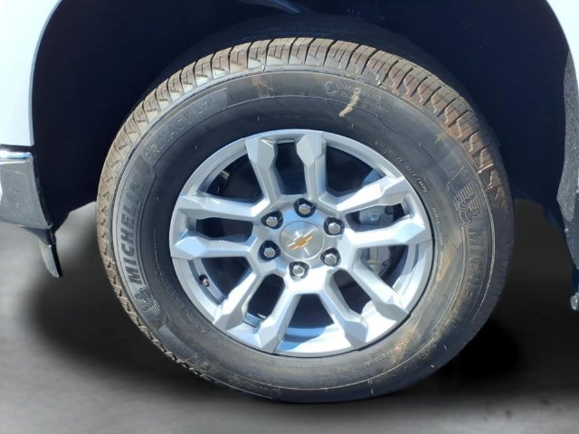 New 2026 Summit White Chevrolet LT (2FL) image 15