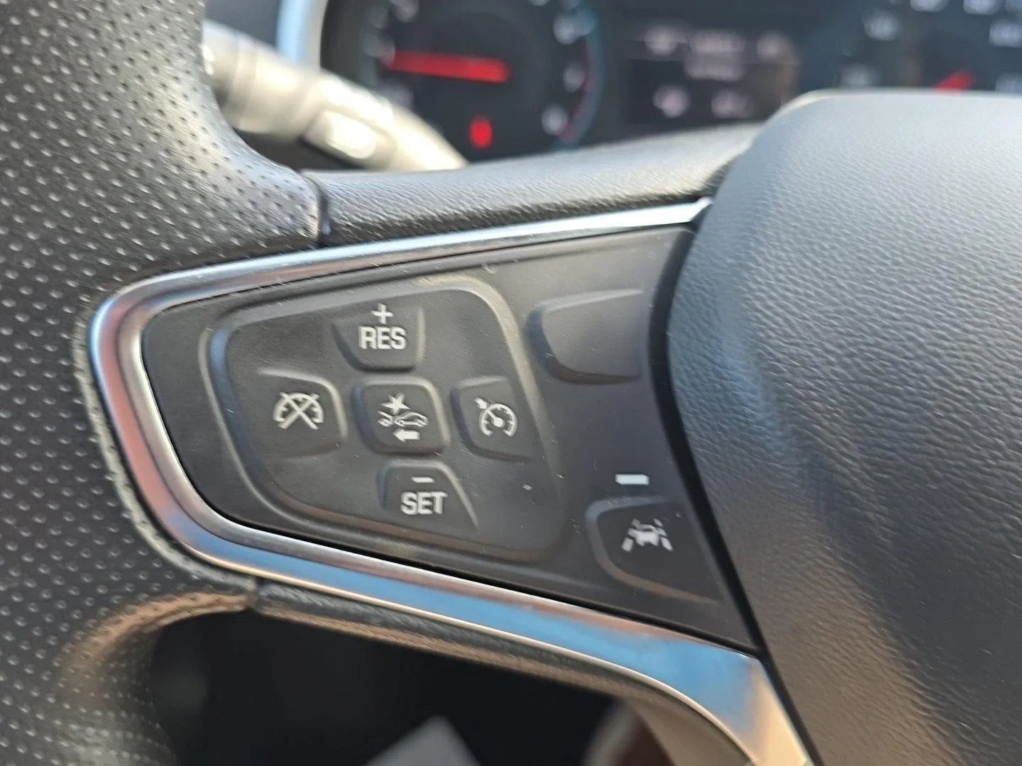 Used 2025 Mosaic Black Metallic Chevrolet LT image 11