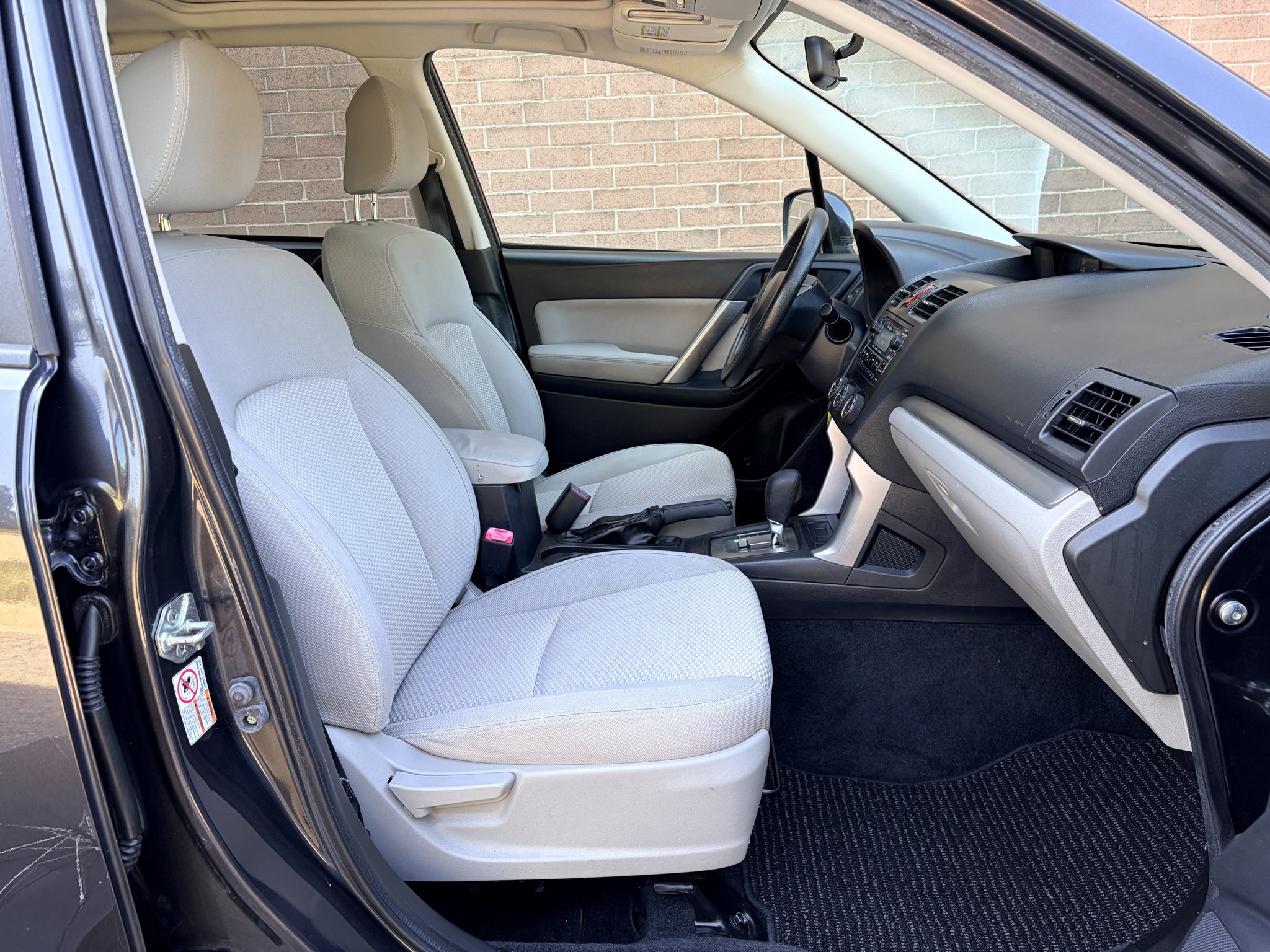 Used 2015 Dark Gray Metallic Subaru 2.5i Premium image 20