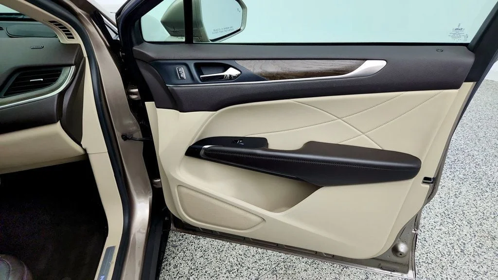Used 2019 Iced Mocha Metallic Lincoln Reserve AWD w/ 2.3L Turbo, Technology Pkg & Climate Pkg image 27