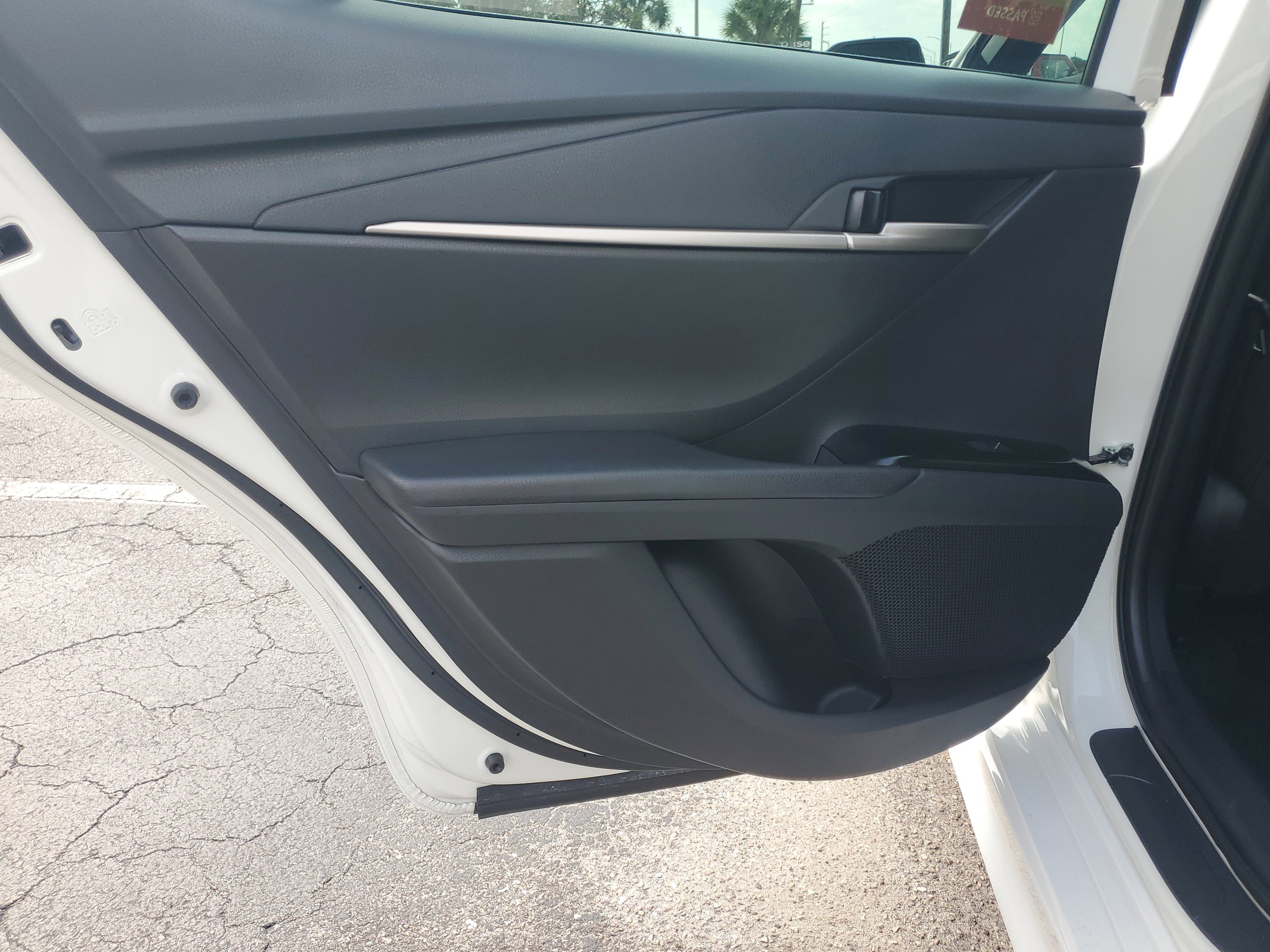 Used 2025 Ice Cap Toyota SE image 13
