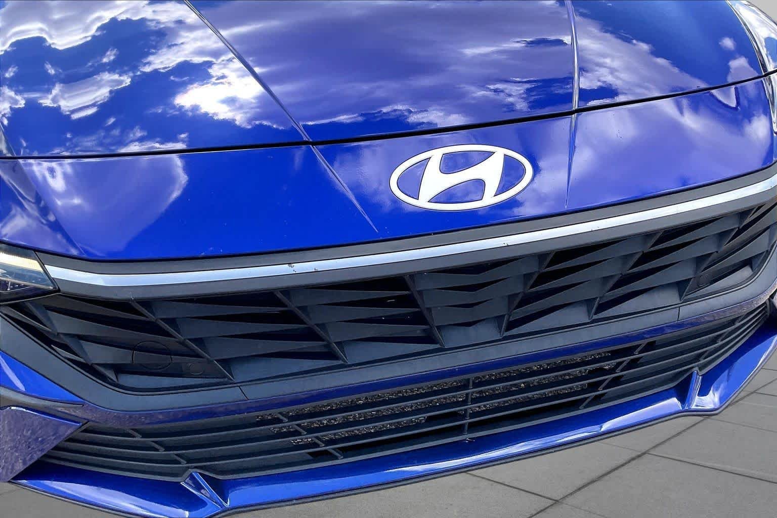 Used 2024 Intense Blue Hyundai SEL image 28