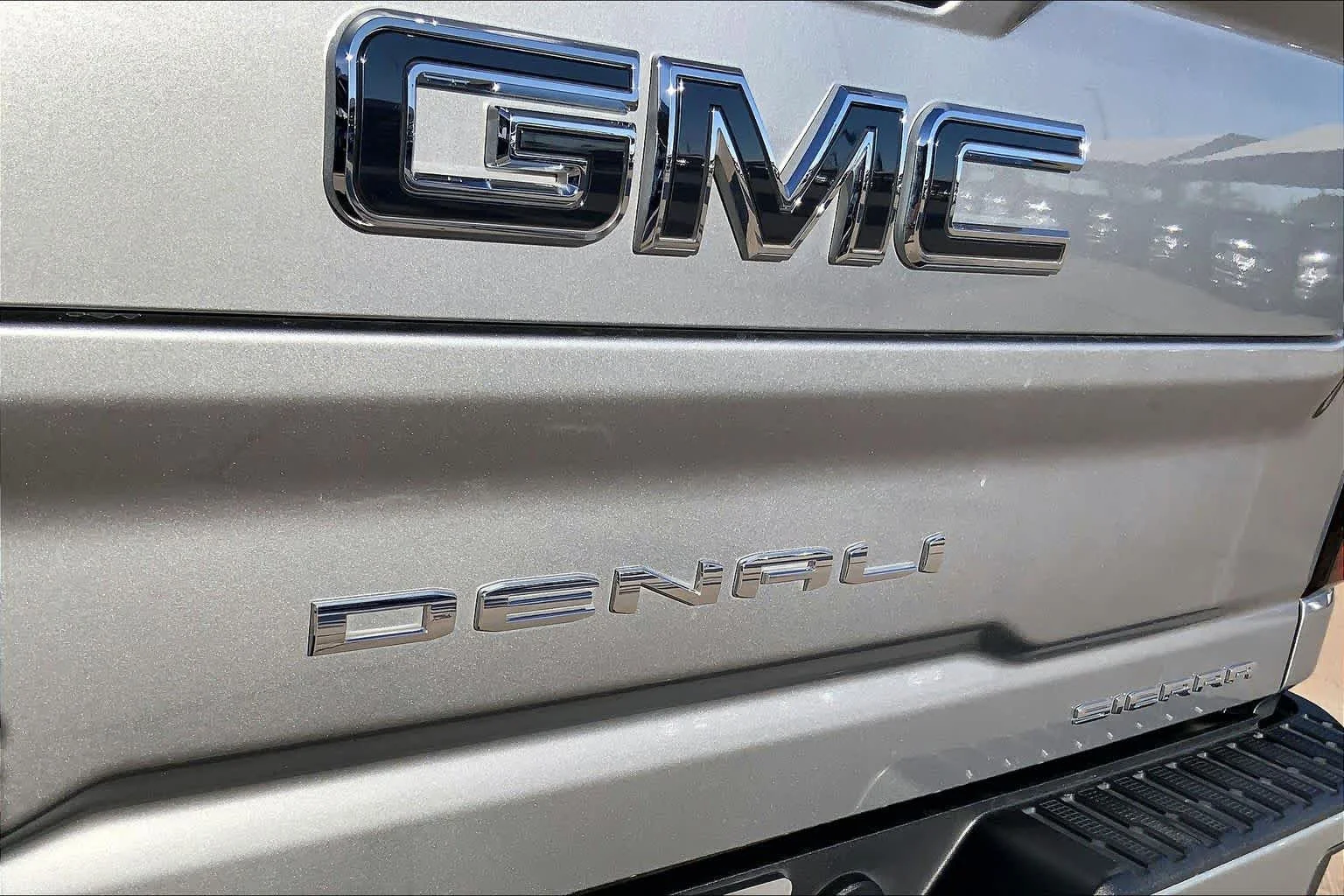 Used 2025 Sterling Metallic GMC Denali Ultimate image 30
