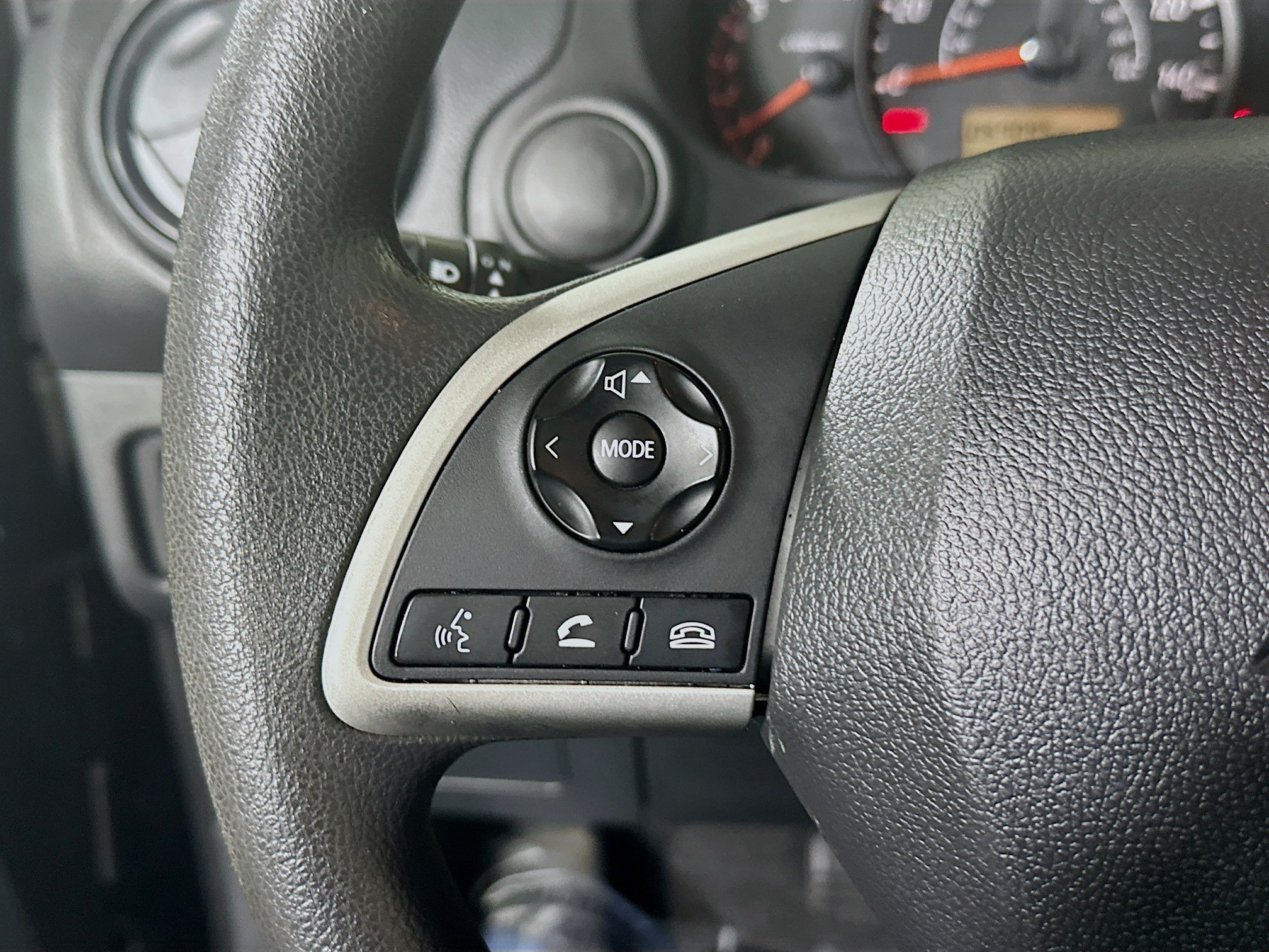 Used 2024 Black Mitsubishi ES image 16