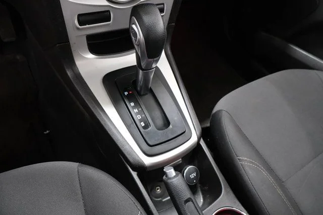 Used 2017 Gray Ford SE image 22