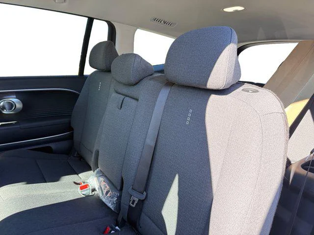 2026 Hyundai IONIQ 9 SE - Photo 37