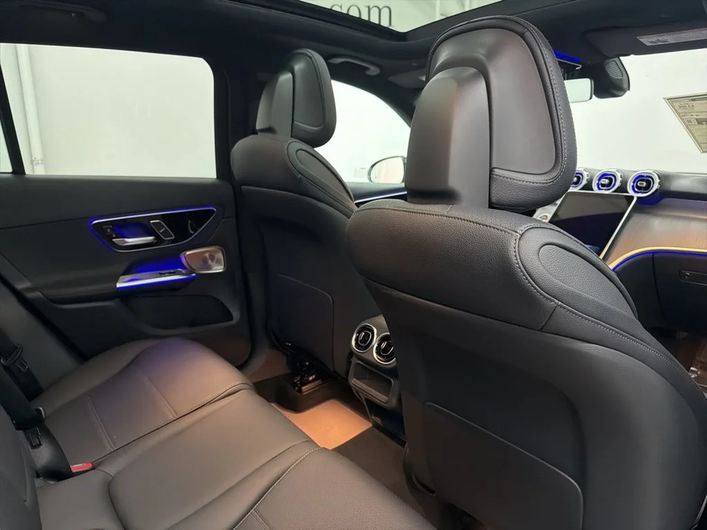 Used 2026 Black Mercedes-Benz GLC 300 image 23